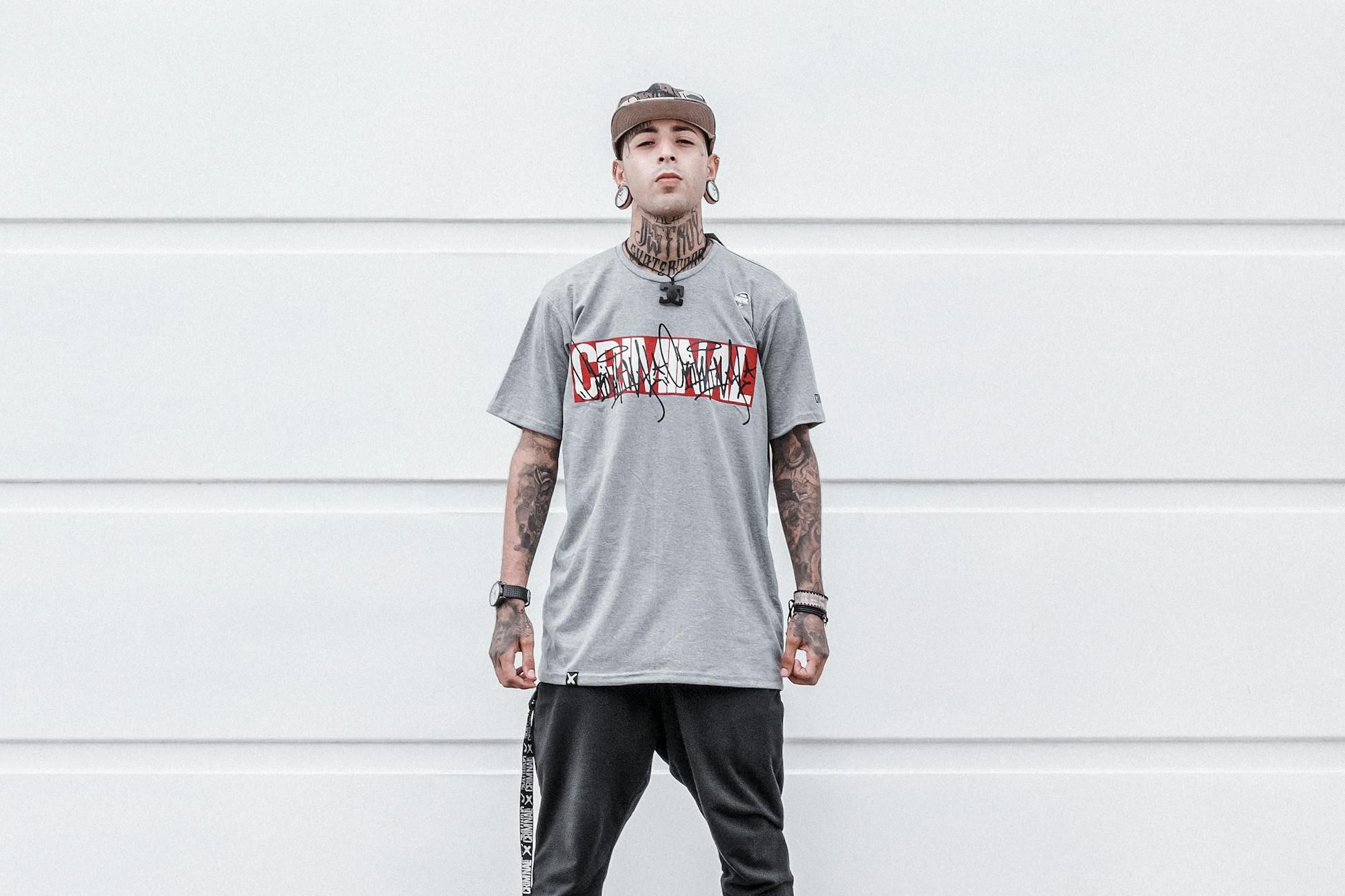 moda maschile BoohooMAN, abbigliamento maschile conveniente, streetwear a basso costo per uomo, outfit alla moda per uomo, moda maschile economica online, offerte di abbigliamento casual per uomo, capi di base eleganti per uomo, uomini che seguono la moda urbana, moda veloce per uomo, idee di outfit maschili