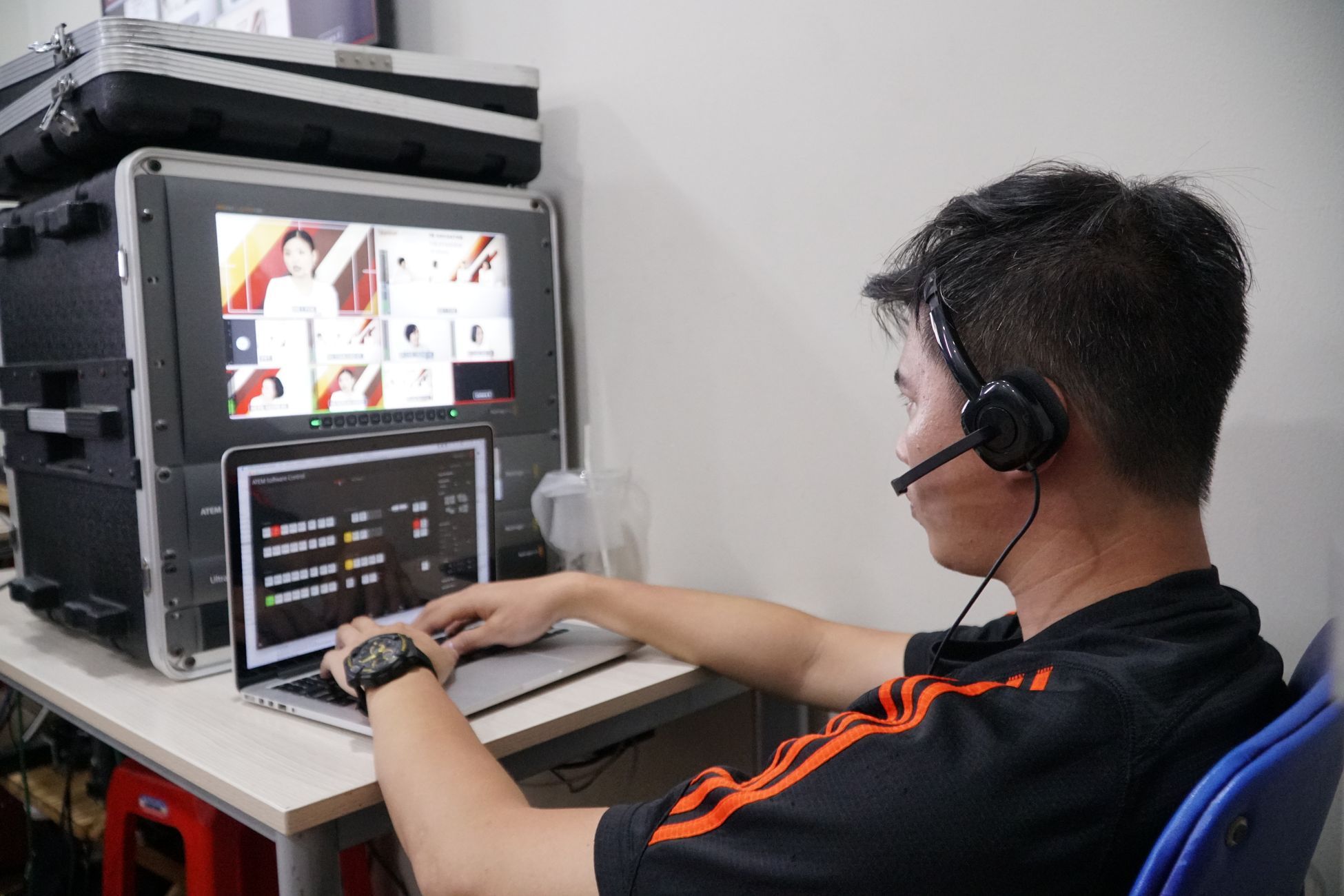 Riverside.com, remote video recording, podcast recording, webinar platform, online interviews, HD video recording, content creation tools, audio recording software, livestream recording, creator platform